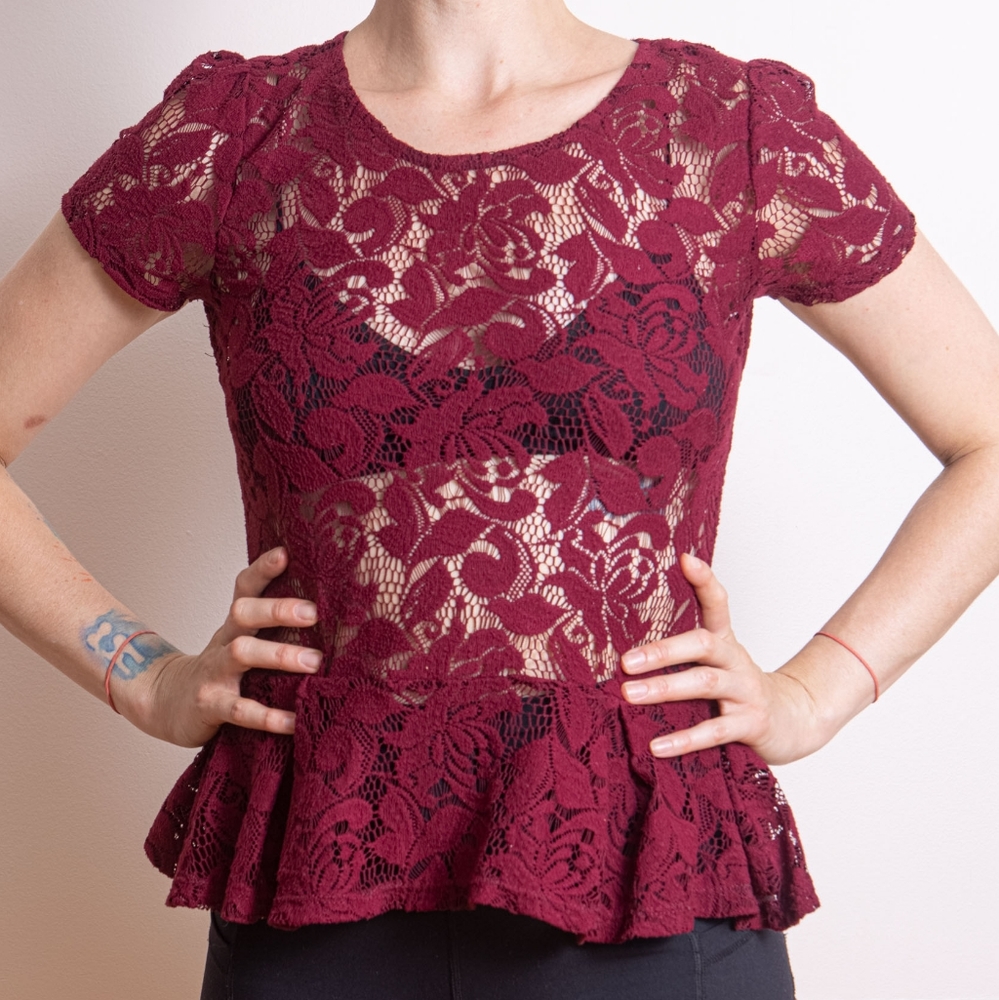 🌟 3/$30. Lace Peplum Top